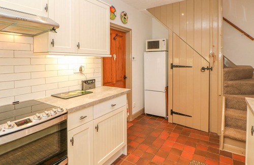 Middleham Cottage | Pet-Friendly Middle Cottage with Breakfast and Family Amenities
