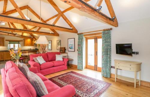 Littlebredy House | Experience Middle Farm Annex: Child-Friendly 5-Star Retreat