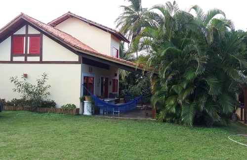Alto da Cruz House | Beautiful Beachfront Retreat with Pool and Ocean Views