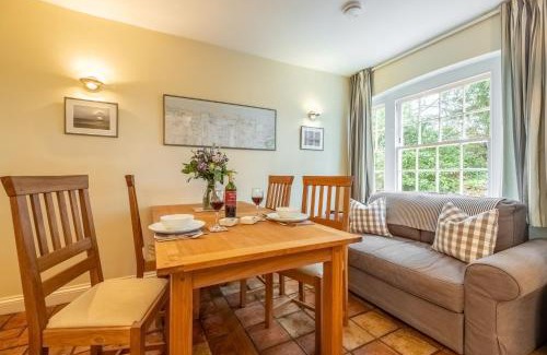 Cley next the Sea House | Discover Middle Knoll: Pet and Child Friendly Retreat