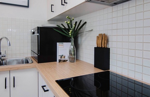 Middle Park Apartment | Discover Middle Park Magic with Ocean and Lake Views