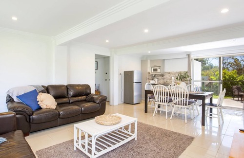 Culburra Beach House | Middle Sea - Pet-Friendly Escape, Steps from the Beach