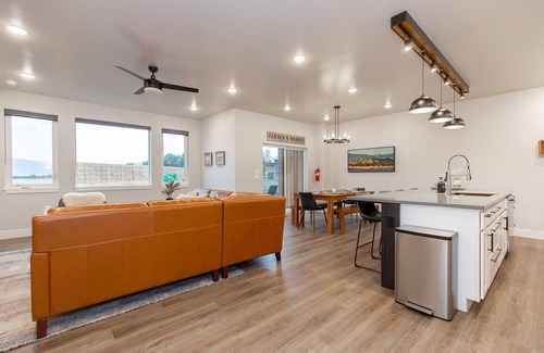 Four Corners Condo | Middlecreek Home: Rated 10/10 with Breakfast & Family Amenities