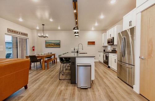 Four Corners Condo | Middlecreek Home: Rated 10/10 with Breakfast & Family Amenities