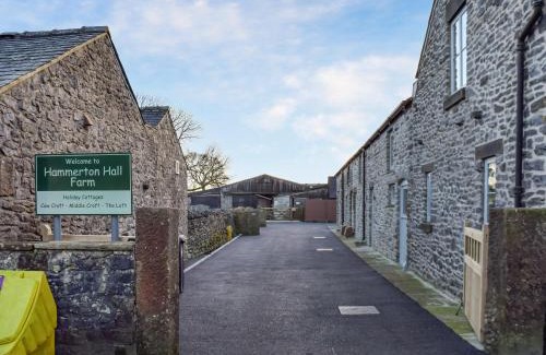 Litton House | Middlecroft: Guest Rated 9.7 - Pet & Child Friendly Retreat