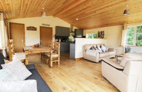 Kiplin House | Explore Middlesex Lodge, Richmond - 4-Star Family Haven