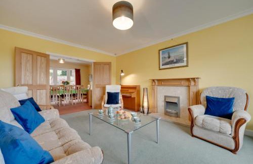Ilkley House | Family-Friendly Retreat at Middleton View - Rated 10/10