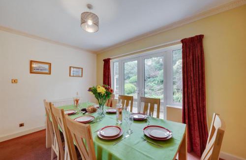 Ilkley House | Family-Friendly Retreat at Middleton View - Rated 10/10