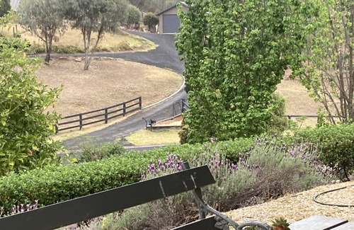 Central Mudgee Cottage | Idyllic Midgee Cottage: Romantic Getaway with Ocean View
