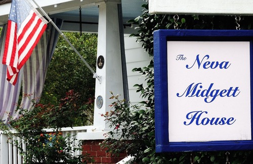 Historic Downtown Manteo House | Pet-Friendly Retreat at Midgett House, Old Town Manteo