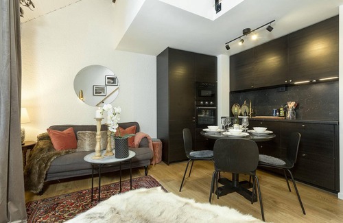 Chamonix City Centre Cottage | Guest Rated 10/10: Midi Loft for 4 with Breakfast Included