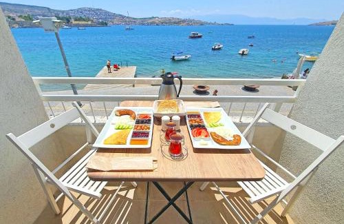 Foca Hotel | Oceanfront Retreat at Midilli Konak Foca for Families
