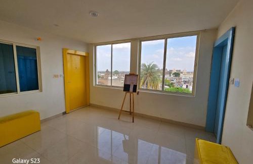 Orchha Apartment | Pet-Friendly Stay at Midnight Black by BnBGuys