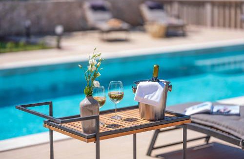 Cilipi Villa | Tranquil Midnight Serenity - A Child-Friendly 4-Star Retreat