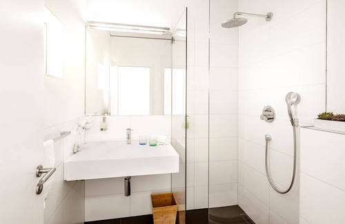 Dossenheim Hotel | Discover Midori The Green Guesthouse - Rated 9/10 Stay