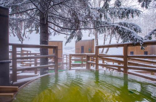 Kitayuzawa Onsen Hotel | Relax at Midorinokaze Resort Kitayuzawa with Hot Tub Access