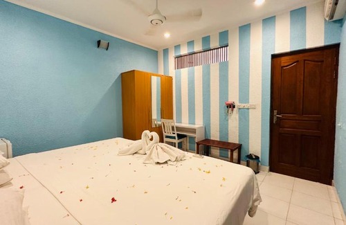 Thulusdhoo Island House | Pet-Friendly Midsummer Thulusdhoo with Ocean Views