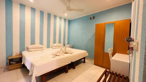 Thulusdhoo Island House | Pet-Friendly Midsummer Thulusdhoo with Ocean Views