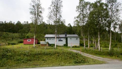Lenvik Cabin | Discover Midt Troms Perle: Top-Rated with Hot Tub Access