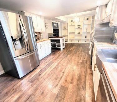 Fredericksburg House | Midterm, pet & family friendly 28 day stays