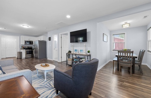 Buckroe Beach House | Cozy Fire Pit Retreat - 3 Min to Beach with Oceanfront Views