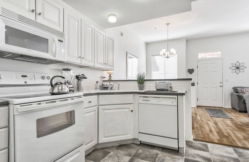 Southwest Colorado Springs House | Comfortable Midterm Rental Near Broadmoor World Arena
