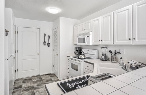Southwest Colorado Springs House | Comfortable Midterm Rental Near Broadmoor World Arena