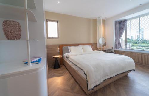 Phu My Hung Apartment | Stylish Midtown Apartments - Phú Mỹ Hưng with Ocean Views