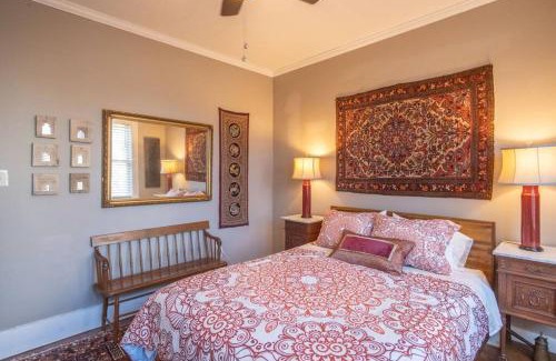 Midtown Apartment | Chic Midtown Bohemian Retreat - 4 Star Stay, Rated 9/10