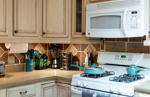 Midtown House | Midtown Bungalow - Steps from Overton Square Fun!