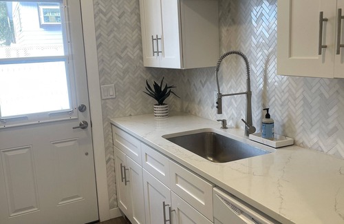 Colville House | Midtown Gem: Family-Friendly Stay with 9.8 Guest Rating