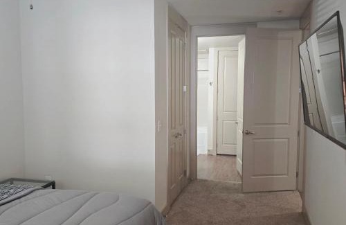 Montrose Apartment | Midtown Downtown Breeze