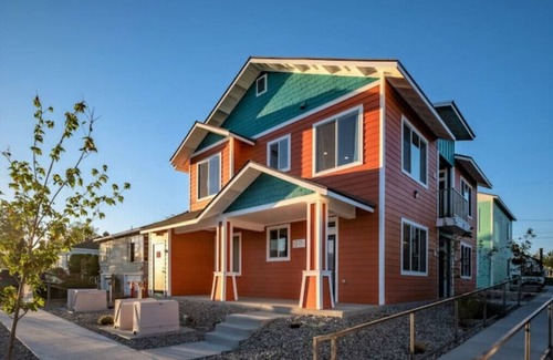 Reno Condo | Midtown Get Away: Family-Friendly Hotel with Spa Access