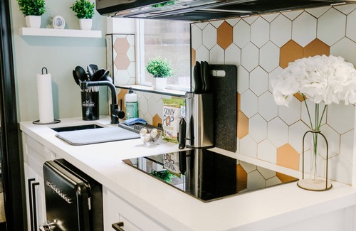 Midtown Apartment | Midtown Houston Studio with Fast Wifi and Breakfast Included