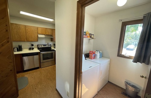 Bayshore - Klatt House | Midtown Escape: 9.8 Rated with Ocean Views & Spa Access