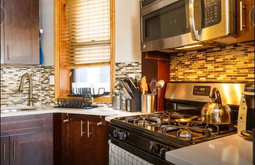 Midtown West Apartment | Midtown Manhattan Modern Charming 1BD Apt near Times Square