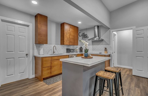 Bryan House | Midtown Retreat - near Texas A&M.Updated!