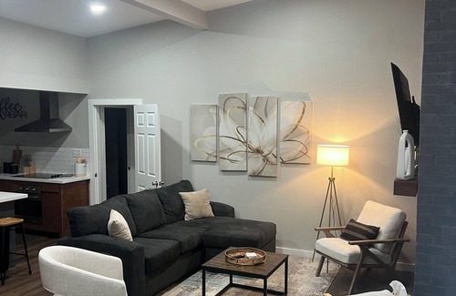 Bryan House | Midtown Retreat - near Texas A&M.Updated!