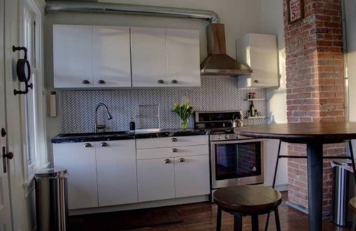 Midtown House | Historic Midtown Studio: 10/10 Rated, Pet Friendly Stay