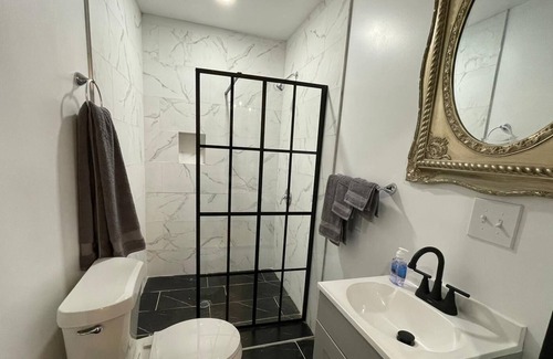 Vollintine-Evergreen Condo | Vintage Midtown Retreat with Breakfast & Family Amenities