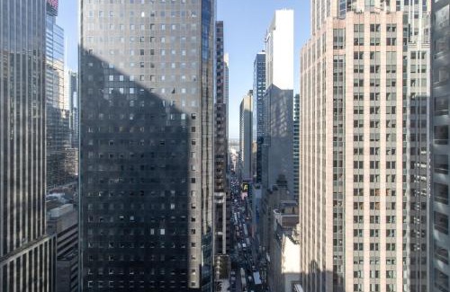 Central New York City Apartment | Midtown West 1BR with Gym & Pet-Friendly Near Bryant Park