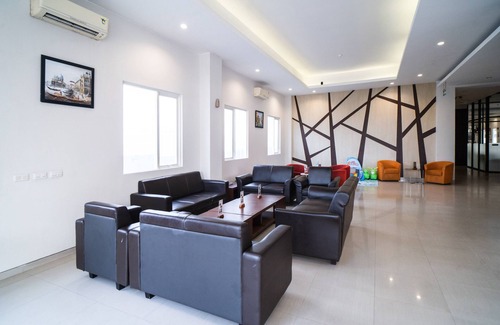 Sampit Hotel | Midtown Xpress Sampit: Family-Friendly Comfort Awaits