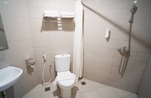 Sampit Hotel | Midtown Xpress Sampit: Family-Friendly Comfort Awaits