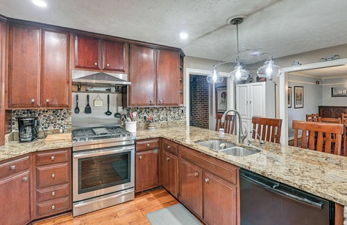 Frankfort House | Idyllic Retreat on 22 Acres Near Bourbon Trail Awaits!