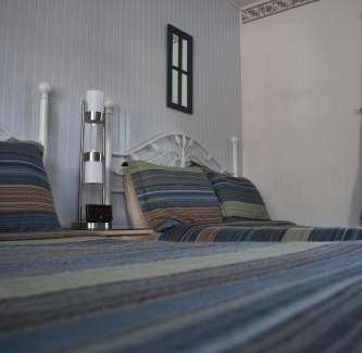 Cornish Hotel | Comfortable Midway Lodging with Family-Friendly Amenities