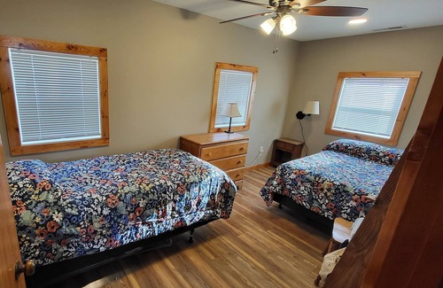 White Lake Cabin | Ideal Retreat for Bird Watchers and Nature Enthusiasts