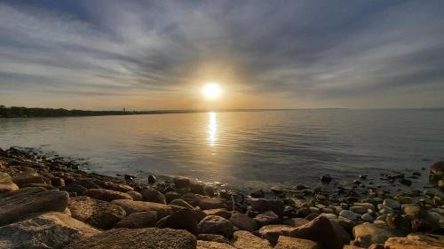 Przymorze Apartment | Seaside Retreat: Pet-Friendly Two Room Apartment Awaits