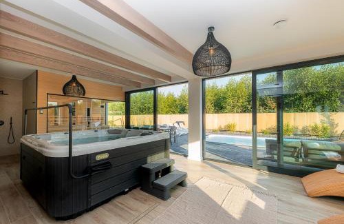 Mielno House | Relax at Mielnovo: Pool, Oceanfront with Sauna & Jacuzzi