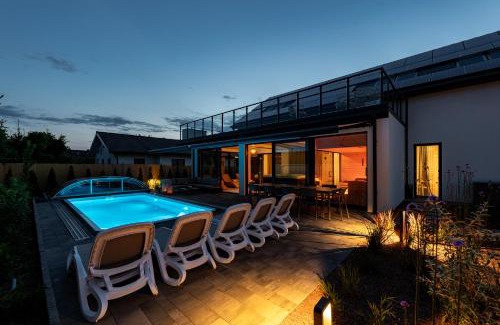 Mielno House | Relax at Mielnovo: Pool, Oceanfront with Sauna & Jacuzzi