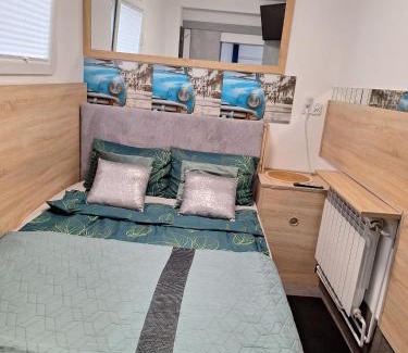 Szczecinek Apartment | Pet-Friendly Haven: BR sc NR1 with 9.6 Review Score